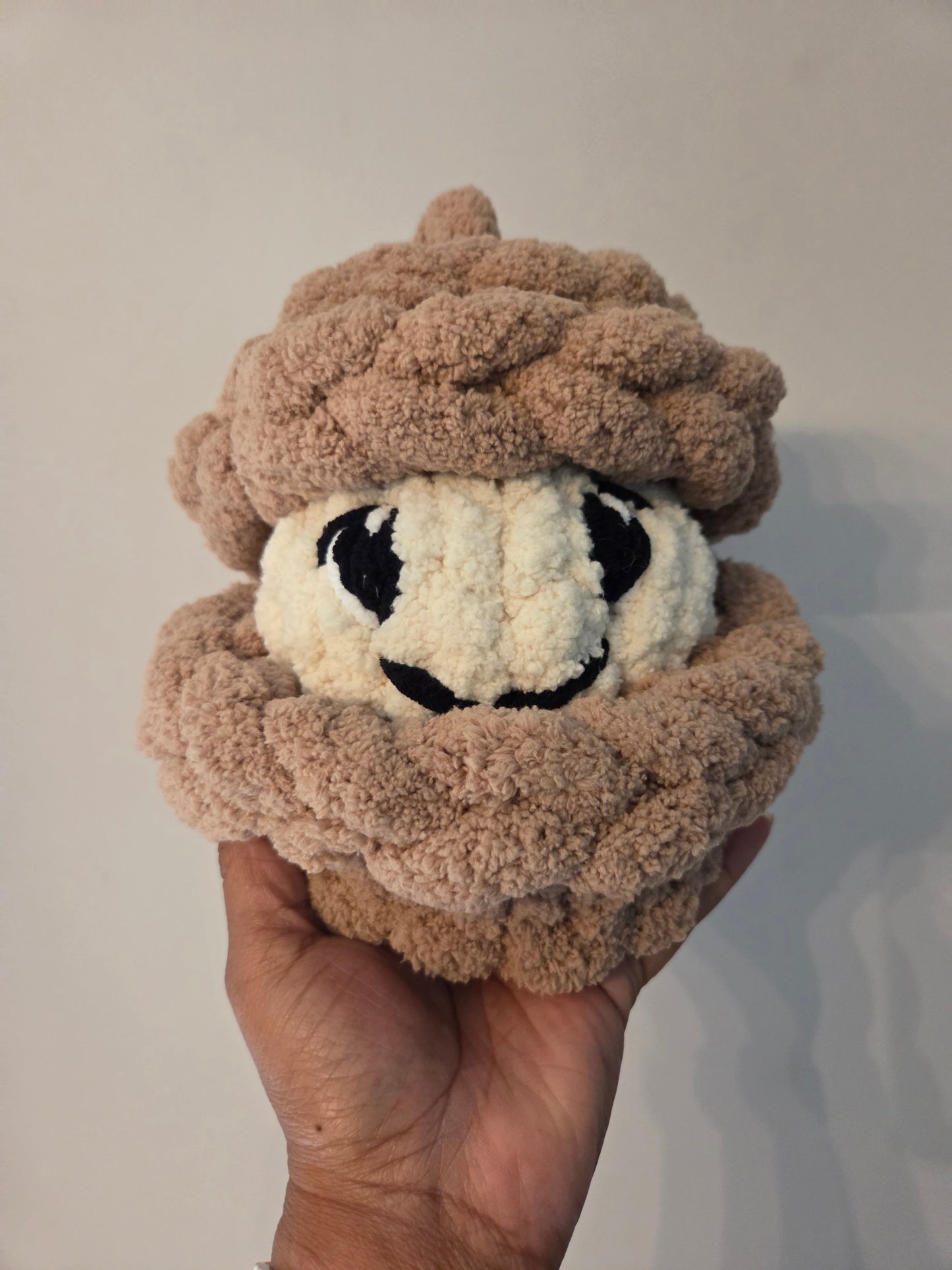 Finger Knit Dumpling Plush in Basket – Handmade Food Decor
